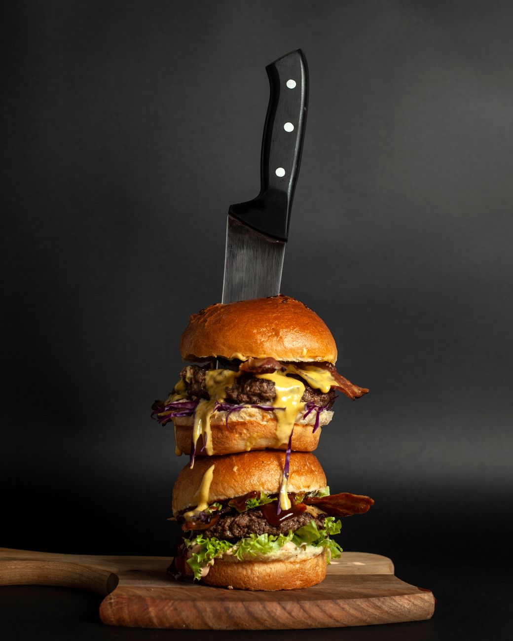 Doble hamburguesa Burganova con chile morita y queso fundido